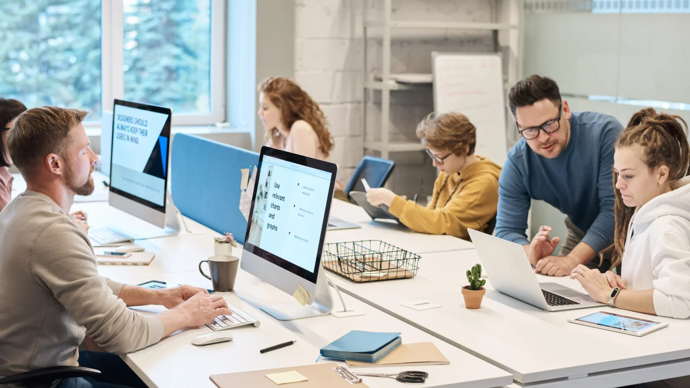 Pirates du bien travail en groupe